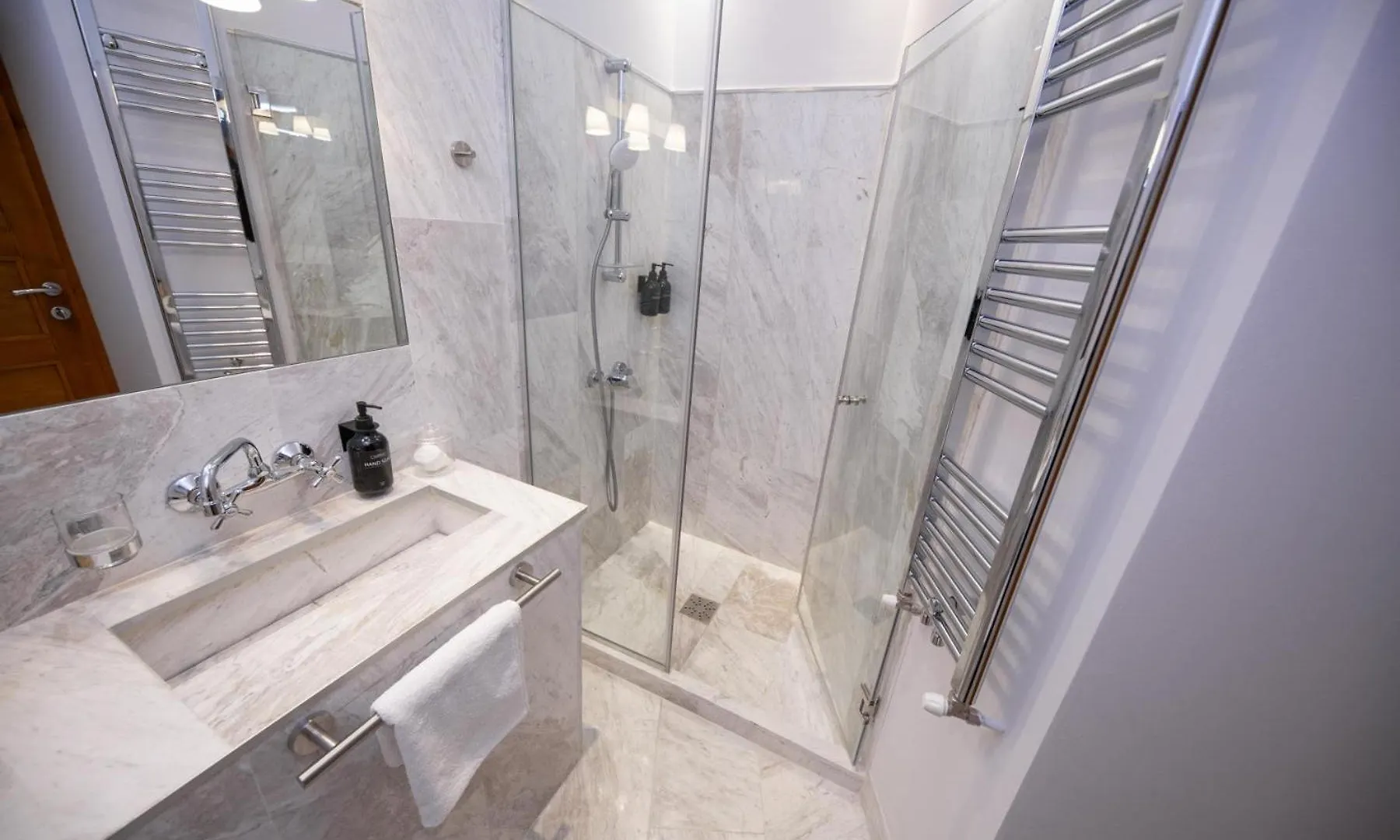 Rainforest Studio Downtown By Pretty Apartments Bukurešť
